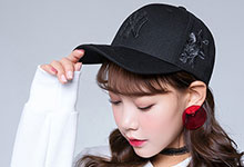 其實(shí)棒球帽的戴法也是大有學(xué)問